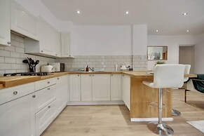 Modern Luxury Cozy Apartment