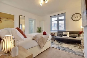 Modern Luxury Cozy Apartment