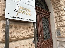 Hostel Opera