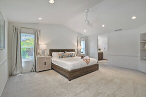 Cali Life 4 BDR w/ Pool!