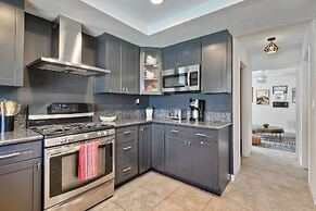 Cali Life 4 BDR w/ Pool!