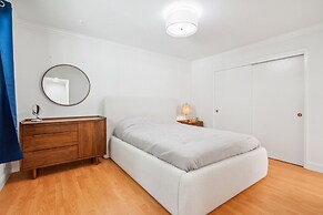 Spacious Mountain View Duplex In Prime Location 3 Bedroom Duplex
