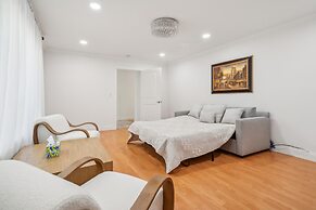 Spacious Mountain View Duplex In Prime Location 3 Bedroom Duplex