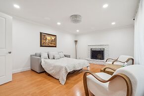 Spacious Mountain View Duplex In Prime Location 3 Bedroom Duplex