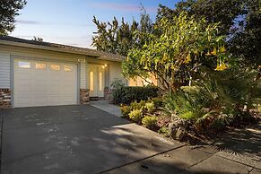 Spacious Mountain View Duplex In Prime Location 3 Bedroom Duplex