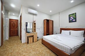 Yoyo Airport Saigon Hotel