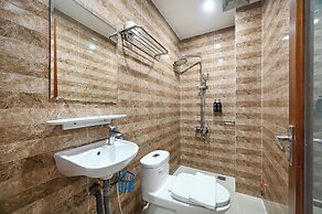 Yoyo Airport Saigon Hotel