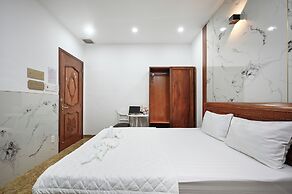 Yoyo Airport Saigon Hotel