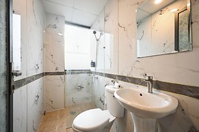 Yoyo Airport Saigon Hotel