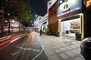 Yoyo Airport Saigon Hotel