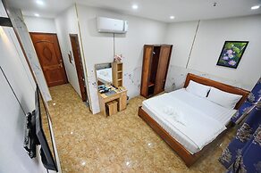 Yoyo Airport Saigon Hotel