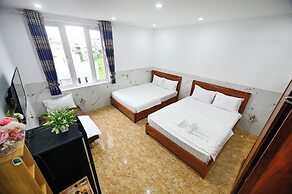 Yoyo Airport Saigon Hotel