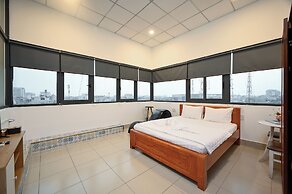 Yoyo Airport Saigon Hotel