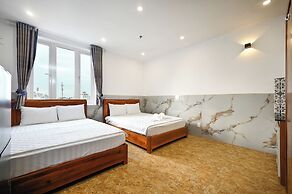 Yoyo Airport Saigon Hotel