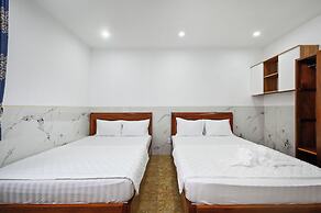 Yoyo Airport Saigon Hotel