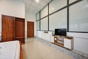 Yoyo Airport Saigon Hotel