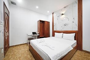 Yoyo Airport Saigon Hotel