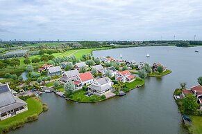 Spacious Holiday Home With Jetty