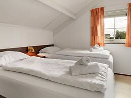 Spacious Holiday Home With Jetty