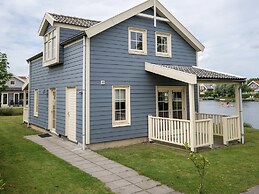 Spacious Holiday Home With Jetty