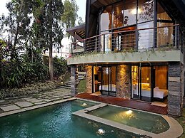 Villa 4-BR Klub Bunga No. 4 Batu Malang