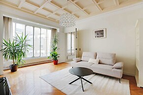 Splendid Spacious Apartment - Trocadero