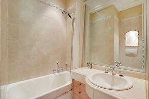 Splendid Spacious Apartment - Trocadero