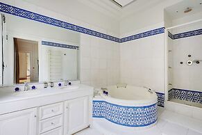 Splendid Spacious Apartment - Trocadero