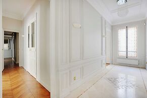 Splendid Spacious Apartment - Trocadero