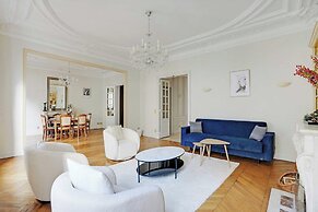 Splendid Spacious Apartment - Trocadero