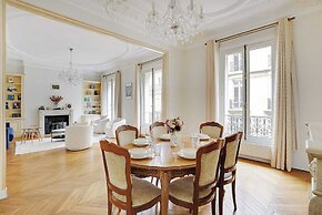 Splendid Spacious Apartment - Trocadero