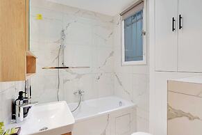 Charming Refuge Near the Sacre Coeur