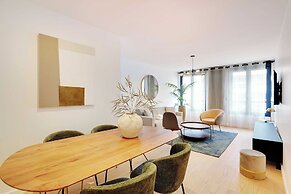 Sleek Apartment in Levallois-perret