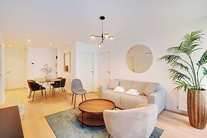 Sleek Apartment in Levallois-perret