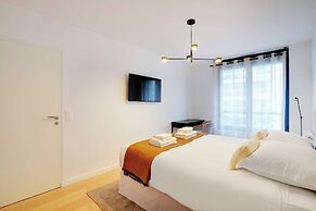 Sleek Apartment in Levallois-perret