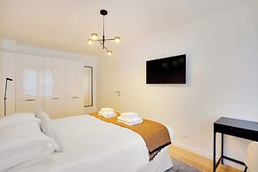 Sleek Apartment in Levallois-perret