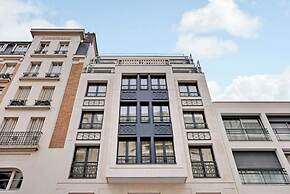 Sleek Apartment in Levallois-perret