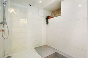 Spacious Apartment - 4br/10p Near Montmartre