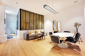 Haven of Peace Near the Palais de Garnier