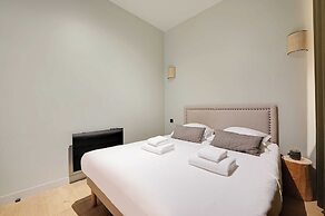 Haven of Peace Near the Palais de Garnier