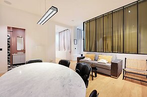 Haven of Peace Near the Palais de Garnier