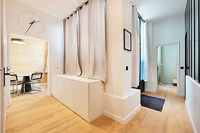 Haven of Peace Near the Palais de Garnier