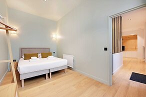 Haven of Peace Near the Palais de Garnier