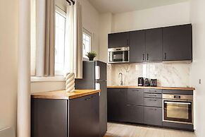 Amazing Apartment 2br/6p - Nation/voltaire