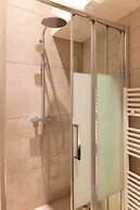 Amazing Apartment 2br/6p - Nation/voltaire