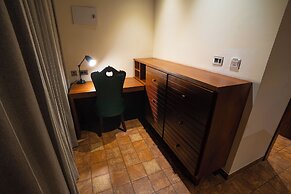 Pleasant Tree Hotels