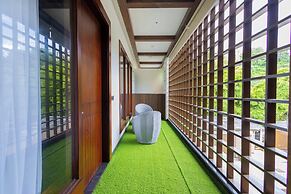 Pleasant Tree Hotels