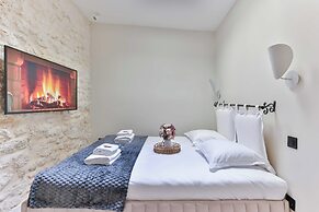 Peaceful Apartment in Eiffel Tower