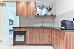 Peaceful Apartment in Eiffel Tower