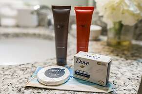 Luxury 5bdr House w Pool - 8863